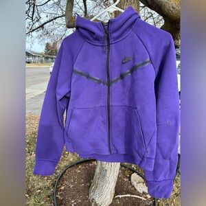 Nike Women's fleece tech Windrunner  Purple Size small
